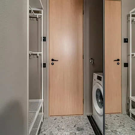 Aurora B4 Ski-in Ski-out, Mountain View By Aavalevi *